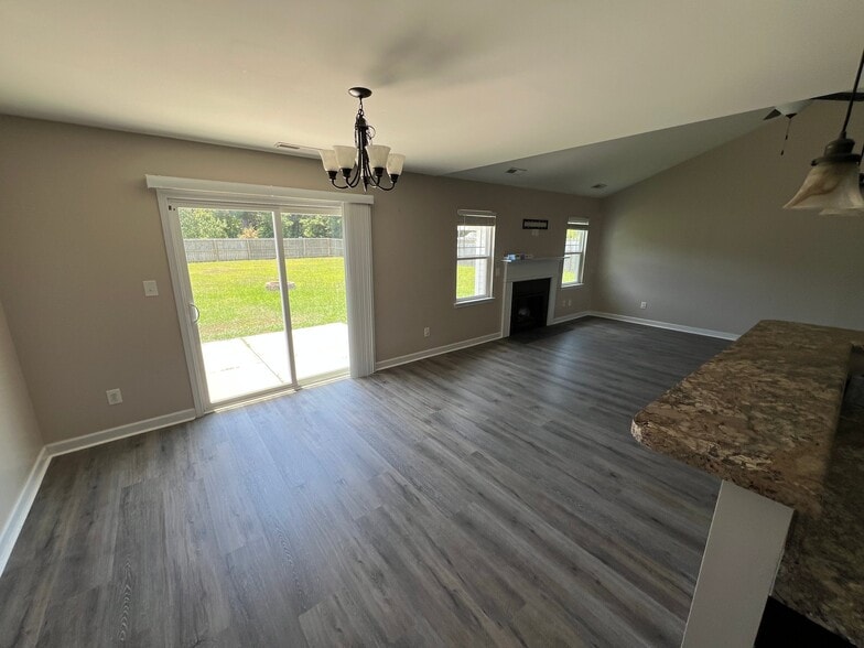 Building Photo - 208 Breakwater Dr