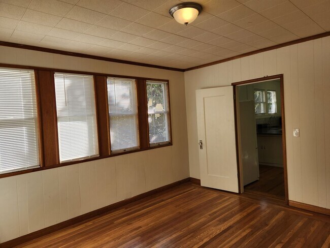 Building Photo - Private Bedroom Near UC Berkeley Campus