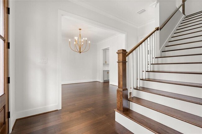 Building Photo - 5488 S Hilltop Dr