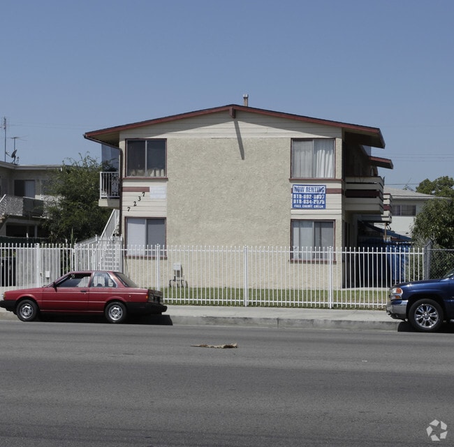 Building Photo - 7237 Vineland Ave