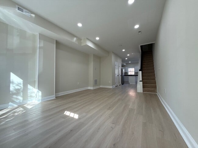 Building Photo - Three Bedroom Home in Baltimore