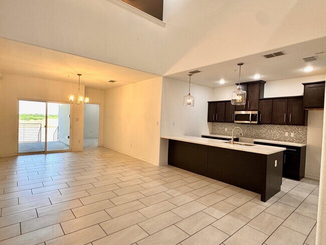 Building Photo - 9913 Kaspar Dr