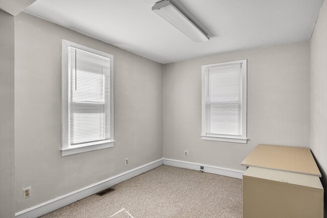 Building Photo - 688 N Broad St