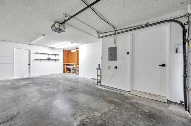 Building Photo - 745 Pinellas Bayway S
