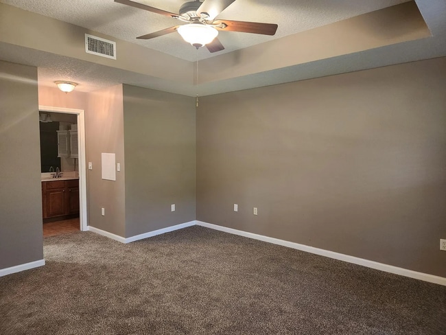 Building Photo - Belle Haven 2-Bedroom Condo with Pond View...