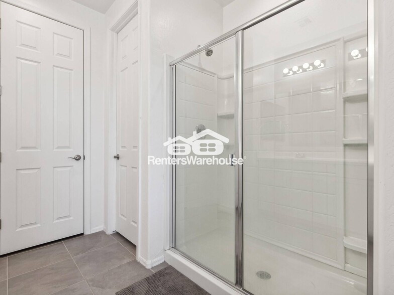 Building Photo - 1241 E Gabrilla Dr