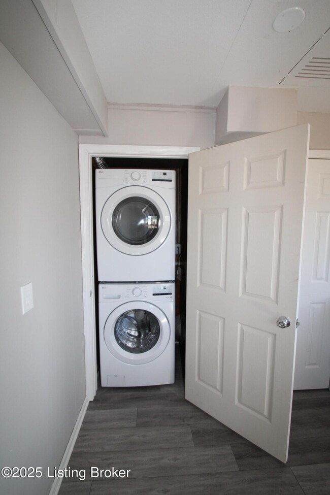 Building Photo - 226 Flamingo Dr