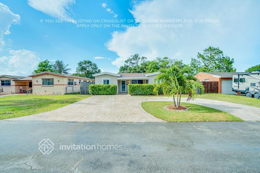 Building Photo - 7421 Normandy St