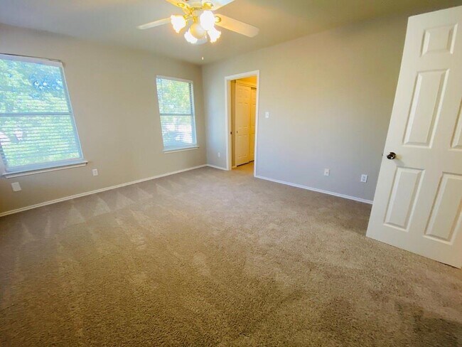 Building Photo - 3304 Kissman Dr