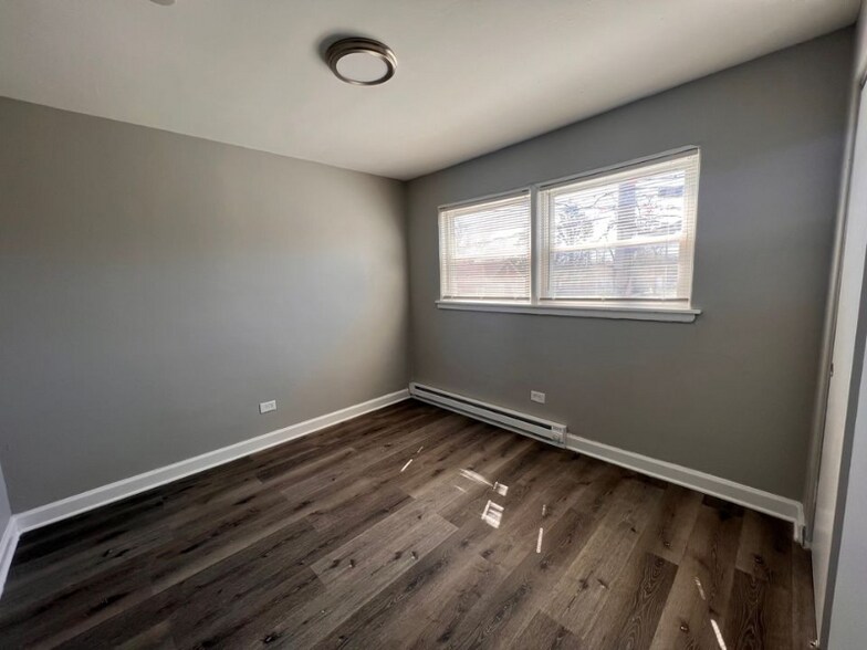 Building Photo - 2109-2123 W 119th St
