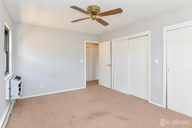 Building Photo - 401 US-22