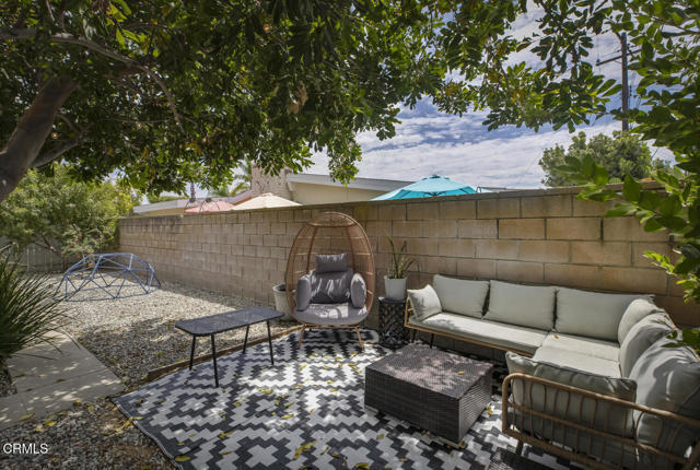 Building Photo - 863 S Vecino Dr
