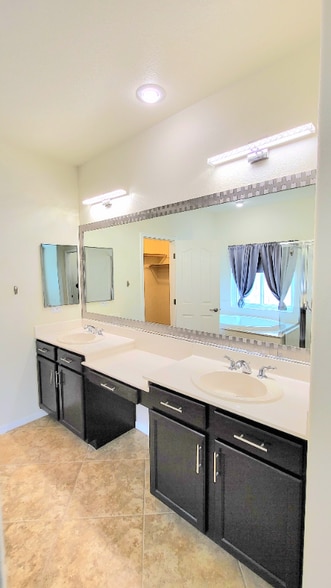 Building Photo - 5761 Badlands Ln