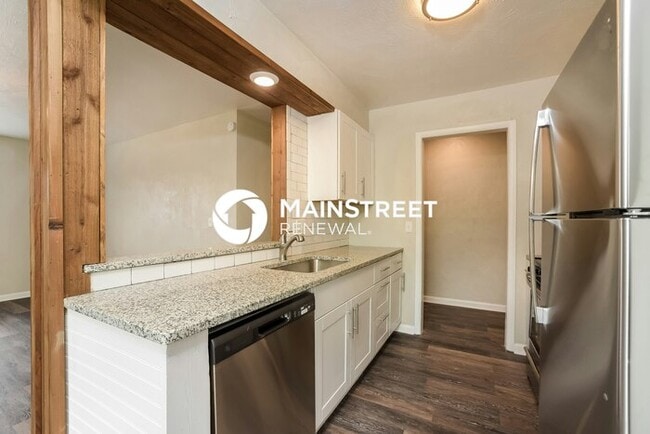 Building Photo - 3 Bedroom Pet-Friendly Home in Oklahoma City, OK with Main Street Renewal