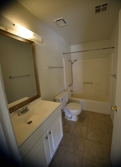 Master Bath - 33375 Wishing Well Trl