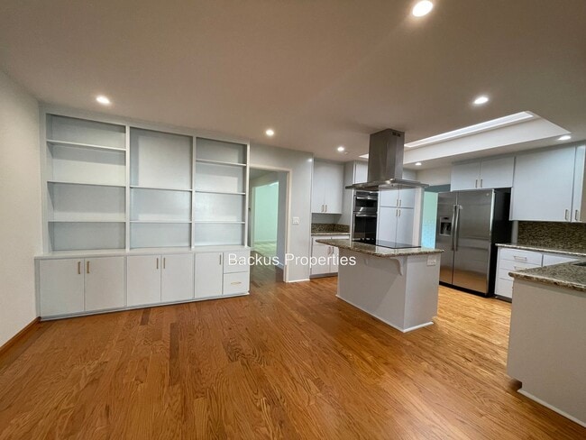 Building Photo - Recently remodeled three bedroom home in T...