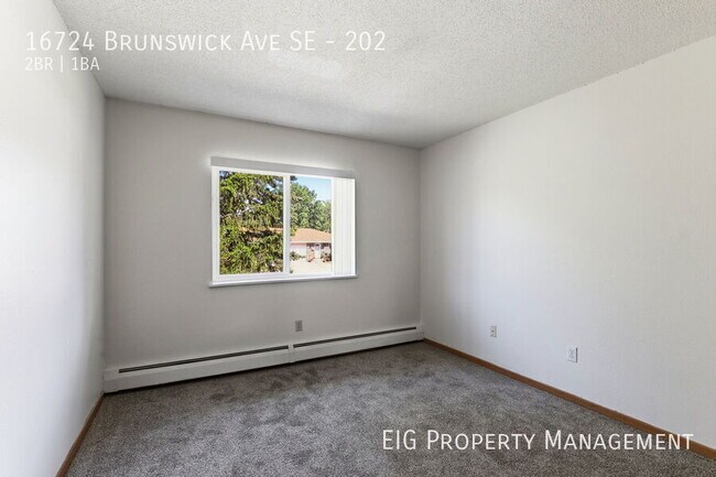 Building Photo - 16724 Brunswick Ave SE