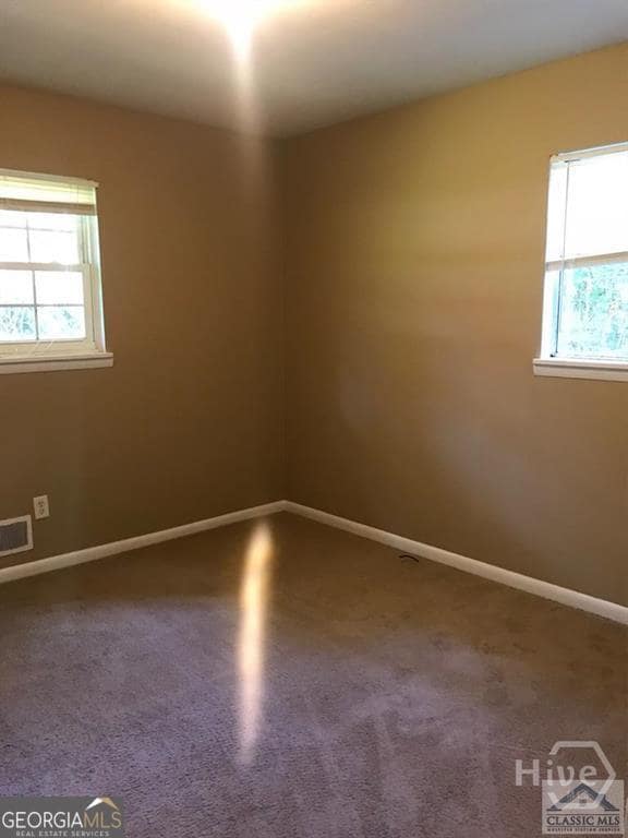 Building Photo - 135 Lillian Dr