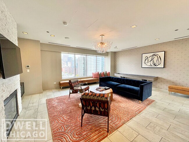 Building Photo - 150 W Roosevelt Rd