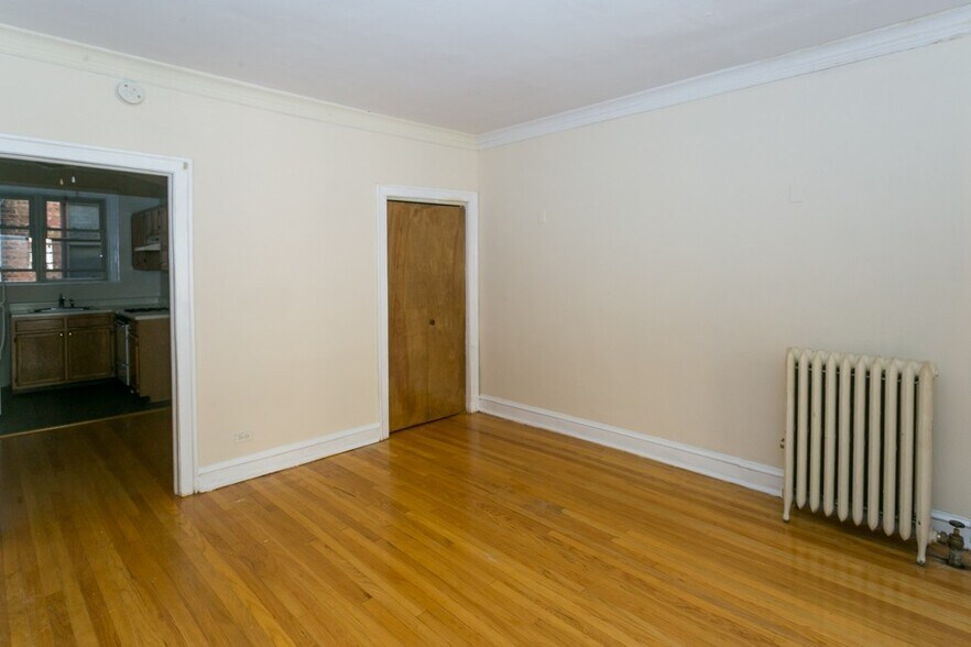 Building Photo - 4234 N Paulina