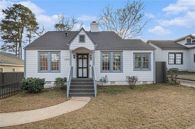 Building Photo - 1719 Flat Shoals Rd SE