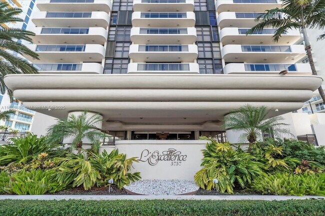 Building Photo - 5757 Collins Ave