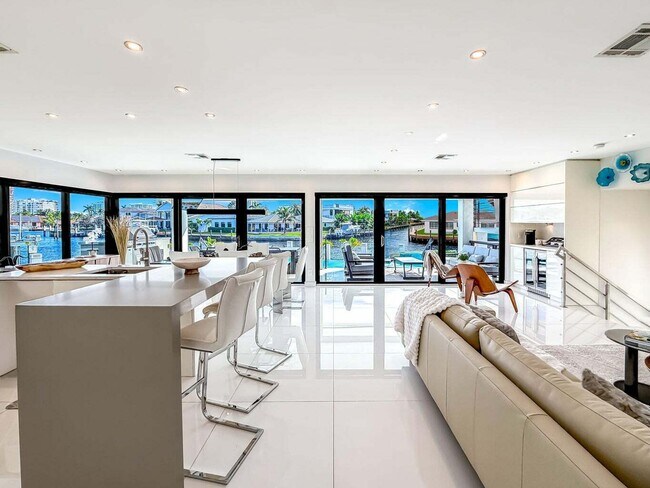 Building Photo - 2628 SE 10th St