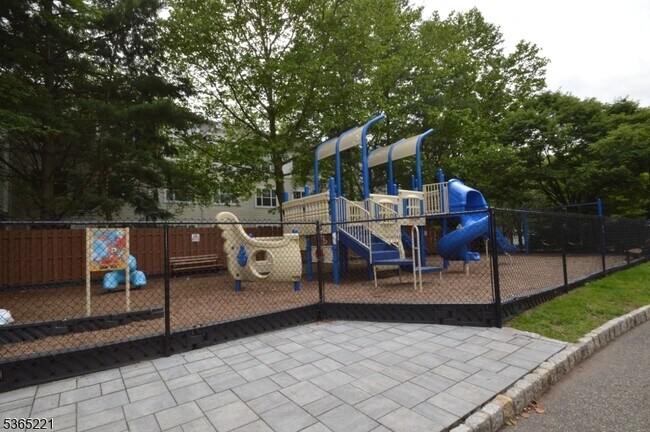 Building Photo - 406 Smith Ct