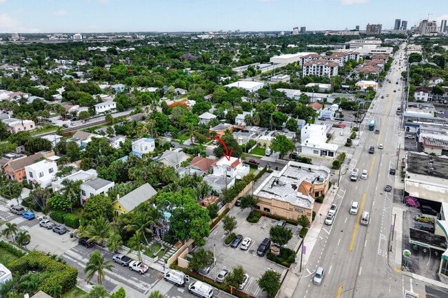 Building Photo - 412 El Prado