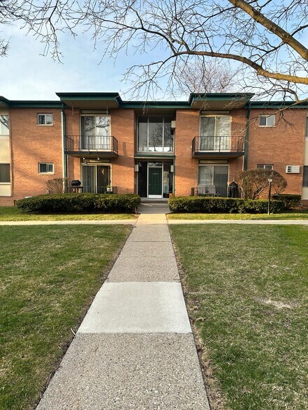 Building Photo - 1968 Axtell Dr