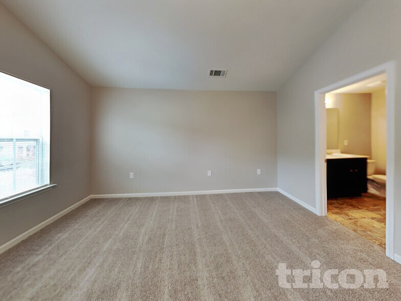 Building Photo - 3708 Alexander Forest Dr