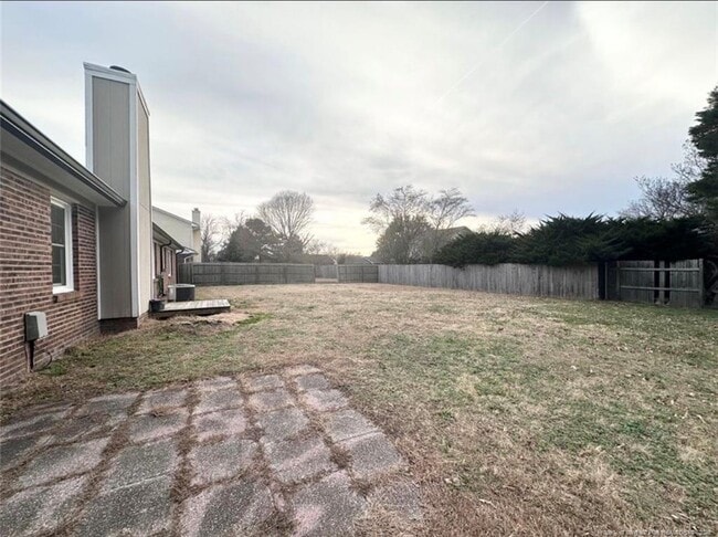 Building Photo - 1564 Rossmore Dr