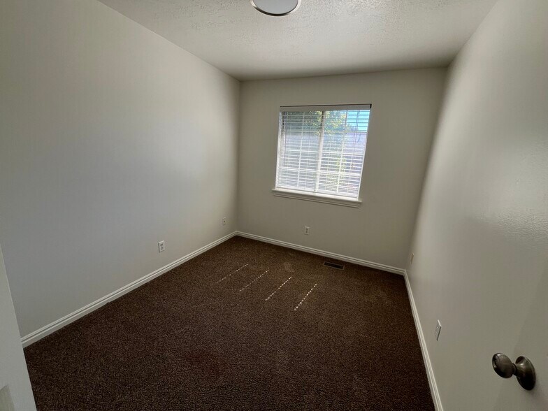 Building Photo - 2369 W 510 N