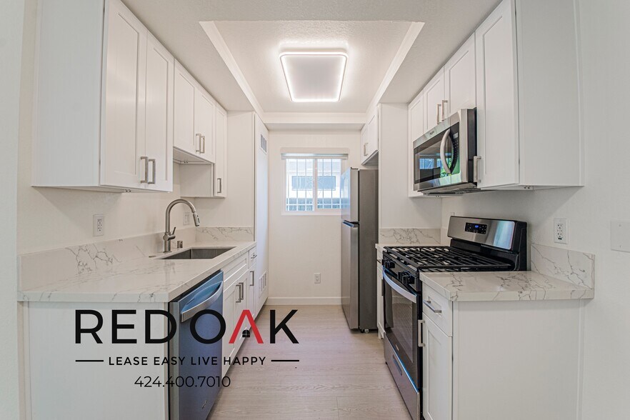 Building Photo - 912 N Ridgewood Pl