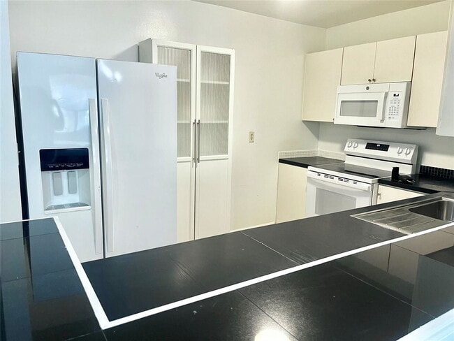 Building Photo - 4394 NW 9th Ave