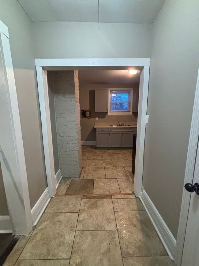 Building Photo - Three Bedroom Home in Chattanooga TN