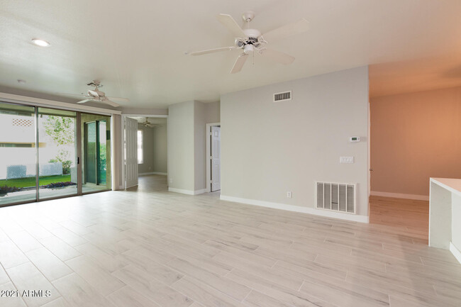 Building Photo - 7508 E Earll Dr