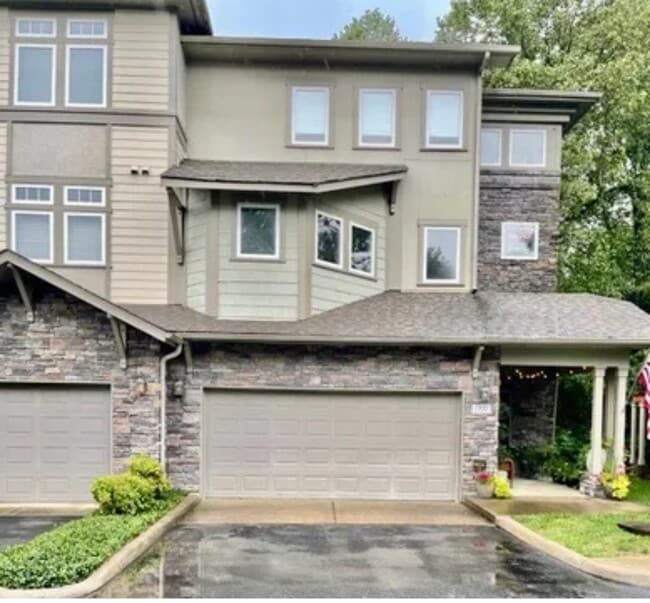 Building Photo - 320 Old Hickory Blvd