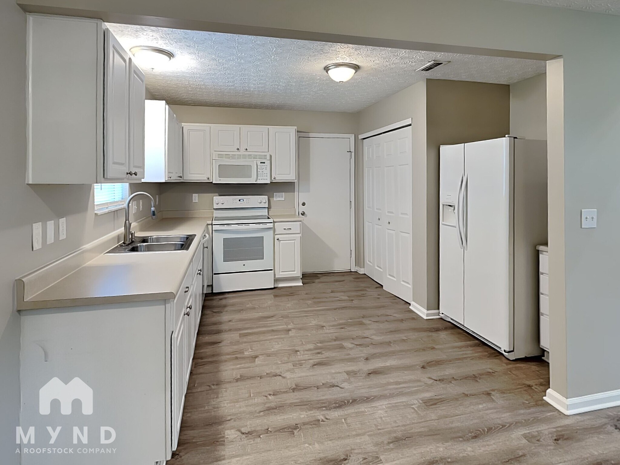 Building Photo - 2069 Prominence Dr