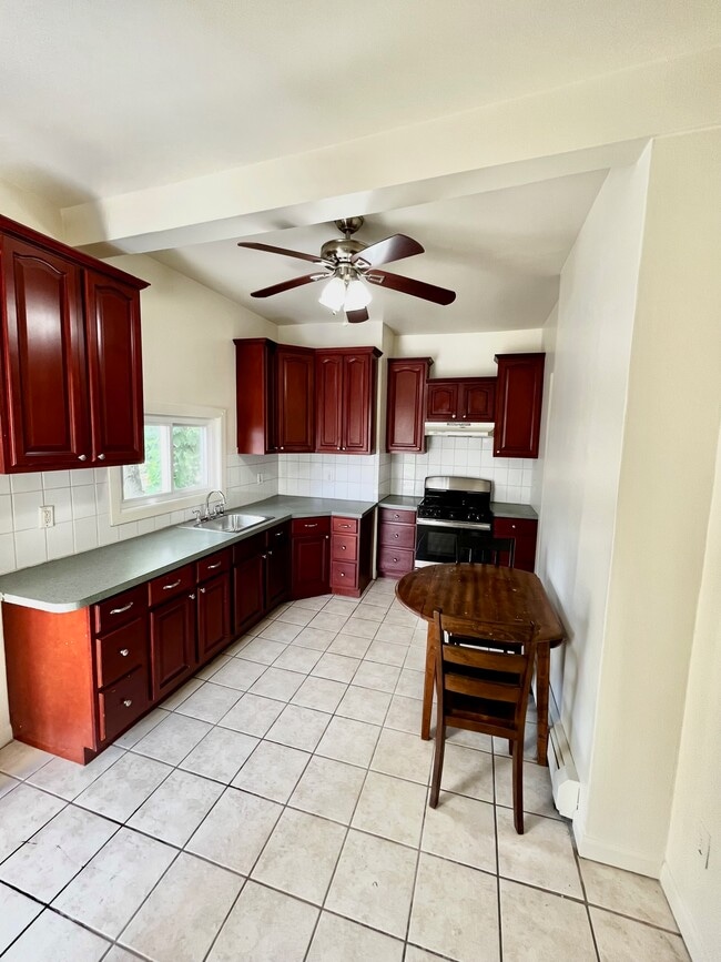 Building Photo - 500 N Division St