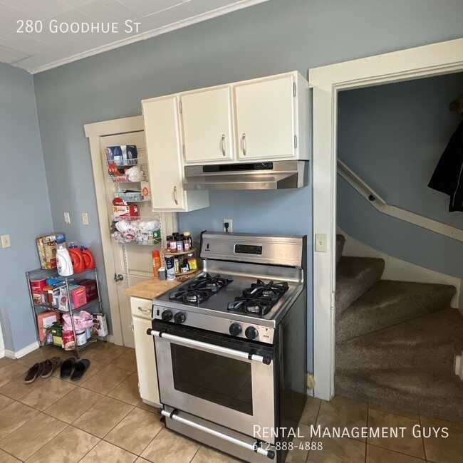 Building Photo - 280 W Goodhue St