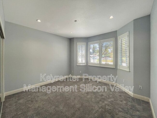 Building Photo - 602 Arcadia Terrace