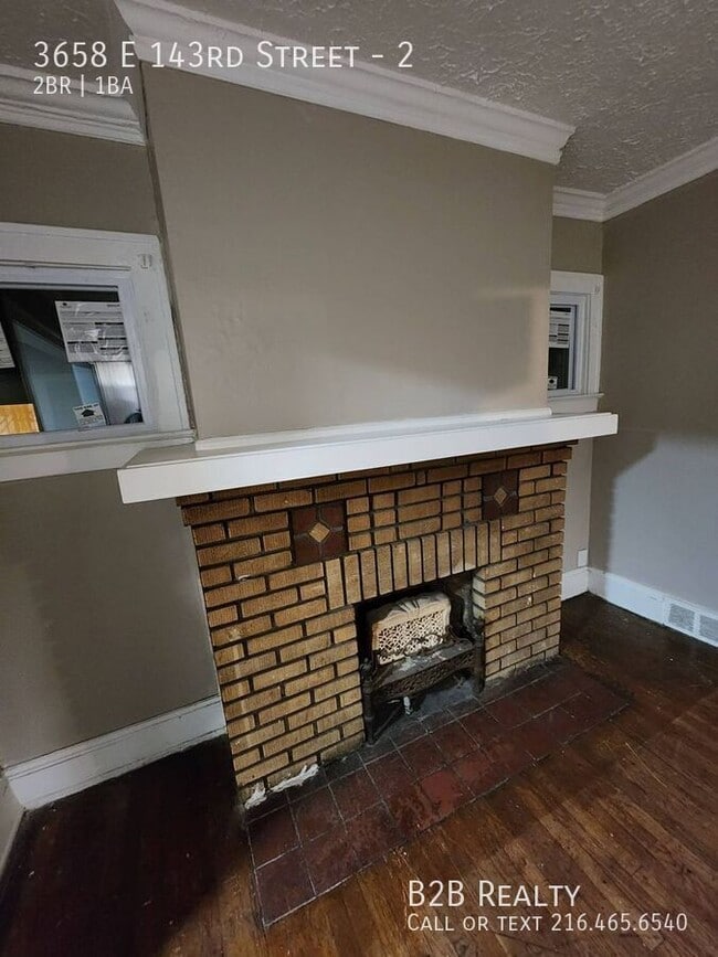 Building Photo - 3658 E 143rd St