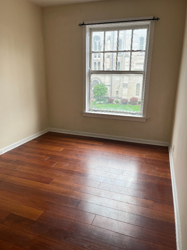 Building Photo - 402 N Delaware St