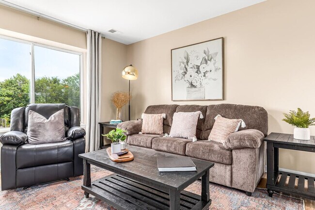 Building Photo - 18308 Mesle St