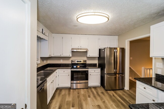 Building Photo - 2920 Sandstone Trail