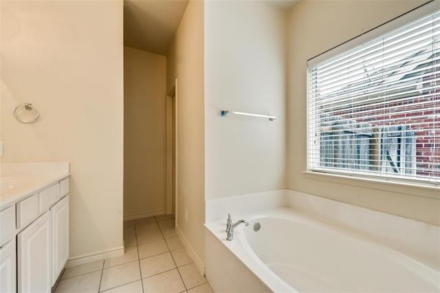 Building Photo - 9248 Park Garden Dr