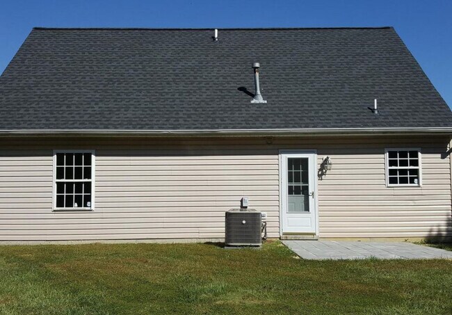 Building Photo - 5601 Skate Ct