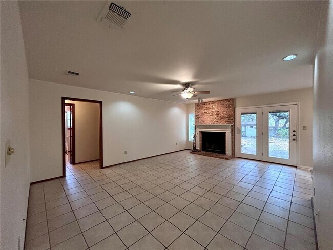 Primary Photo - 57 Woodcreek Dr