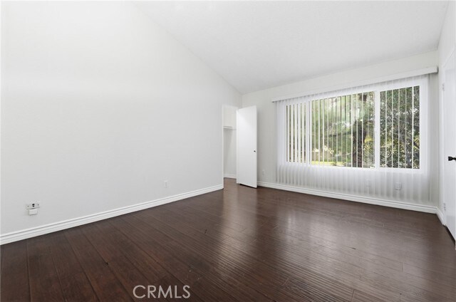 Building Photo - 8633 Balboa Blvd